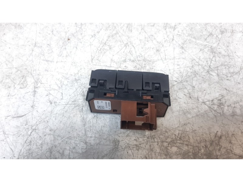 Recambio de moldura para opel corsa f ultimate referencia OEM IAM YP00031477  
