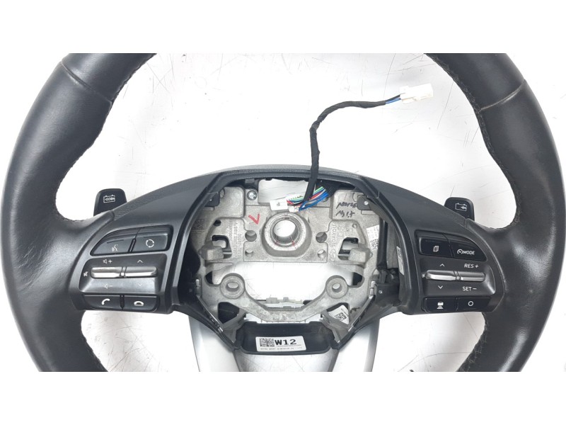 Recambio de volante para hyundai kona referencia OEM IAM 56110K4460TRY  
