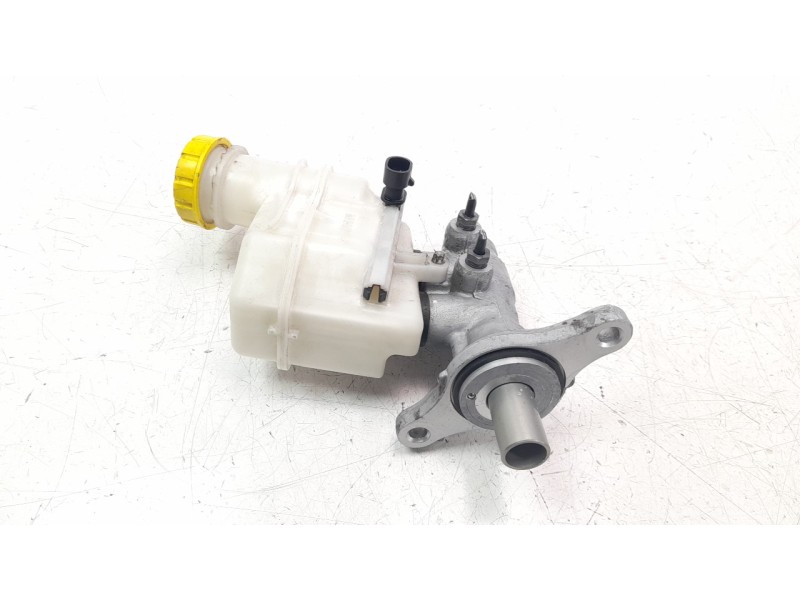 Recambio de bomba freno para fiat 500 referencia OEM IAM 32069666  