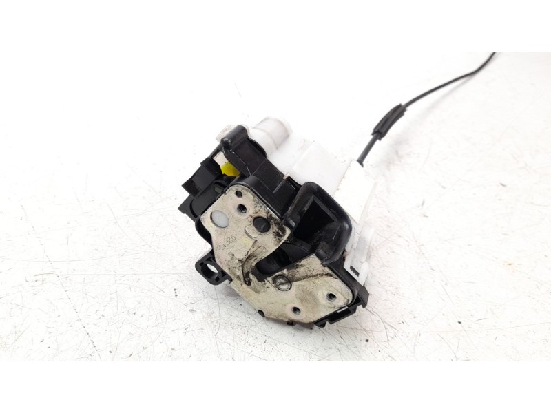 Recambio de cerradura puerta delantera derecha para fiat 500 referencia OEM IAM 525041737  