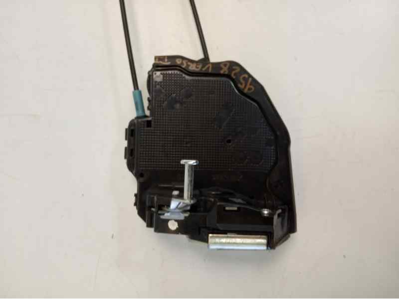 Recambio de cerradura puerta trasera izquierda para toyota verso active referencia OEM IAM   