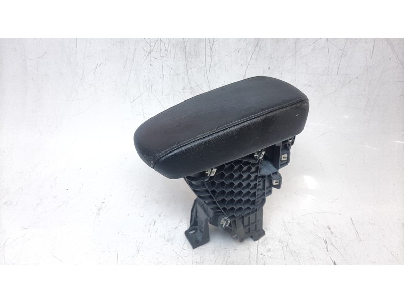 Recambio de apoyabrazos central para opel corsa f ultimate referencia OEM IAM 9830208680  