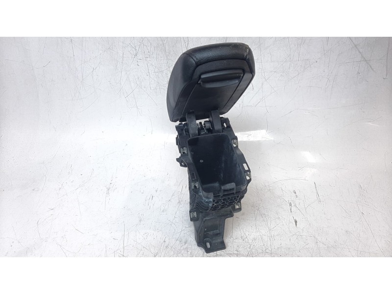 Recambio de apoyabrazos central para opel corsa f ultimate referencia OEM IAM 9830208680  