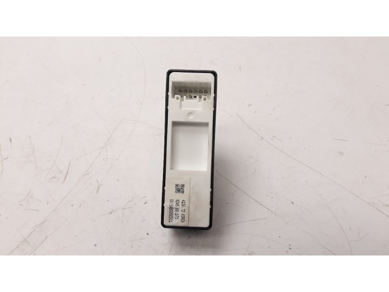 Recambio de mando elevalunas trasero derecho para mazda cx-5 2.2 turbodiesel cat referencia OEM IAM KD4566370  