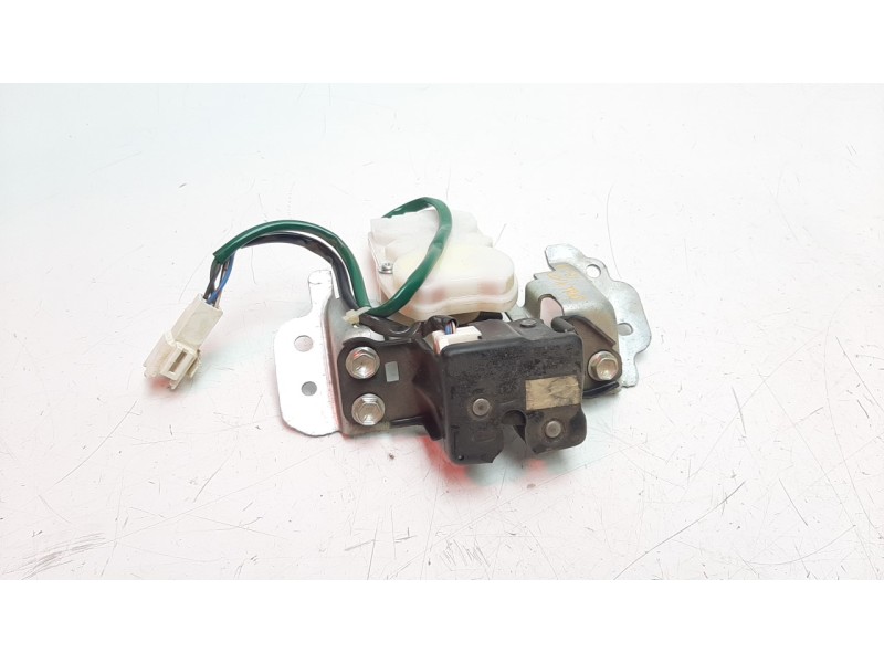 Recambio de cerradura maletero / porton para toyota land cruiser (j15) 2.8 cat referencia OEM IAM 6937060020  