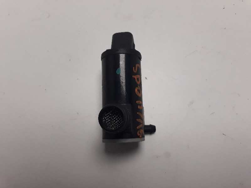 Recambio de bomba limpia para kia sportage drive 2wd referencia OEM IAM 985102S000  