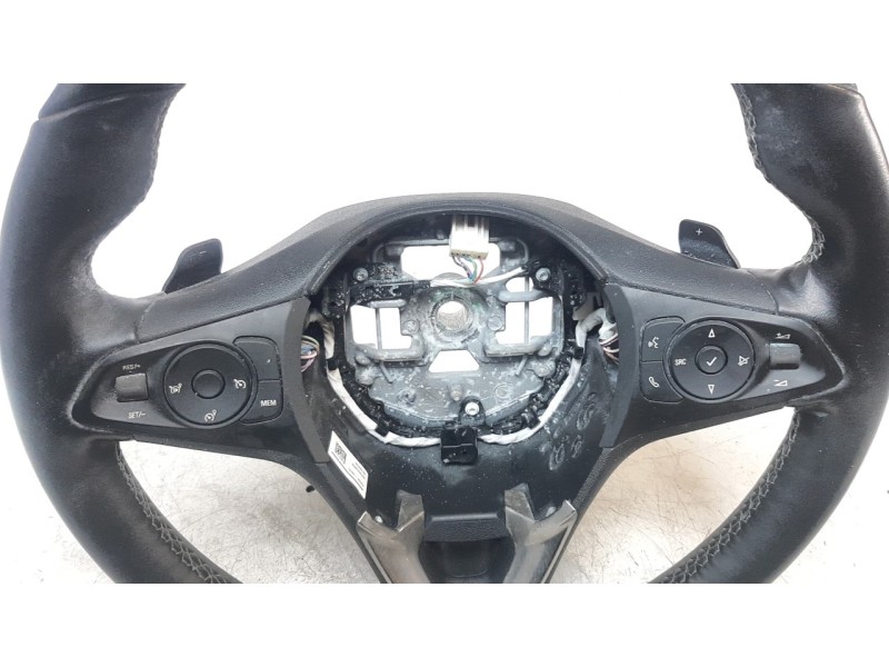 Recambio de volante para opel corsa f ultimate referencia OEM IAM 39196699  