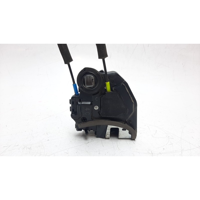 Recambio de cerradura puerta trasera derecha para toyota land cruiser (j15) 2.8 cat referencia OEM IAM 6905033120  