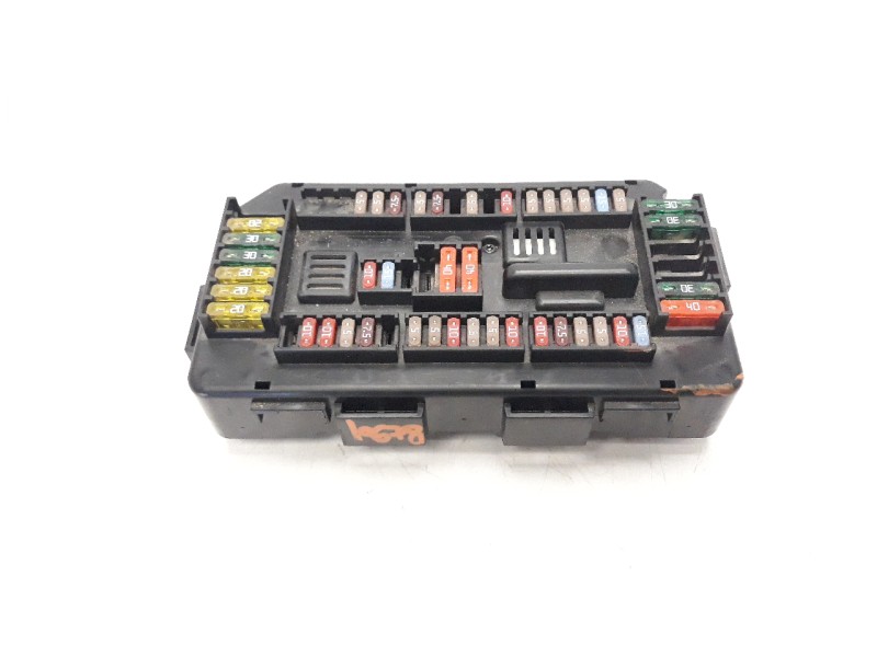 Recambio de caja reles / fusibles para bmw serie 1 lim. (f20) 1.6 turbodiesel referencia OEM IAM 922487904  