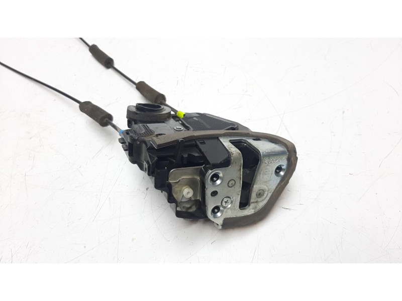 Recambio de cerradura puerta trasera derecha para toyota land cruiser (j15) 2.8 cat referencia OEM IAM 6905033120  