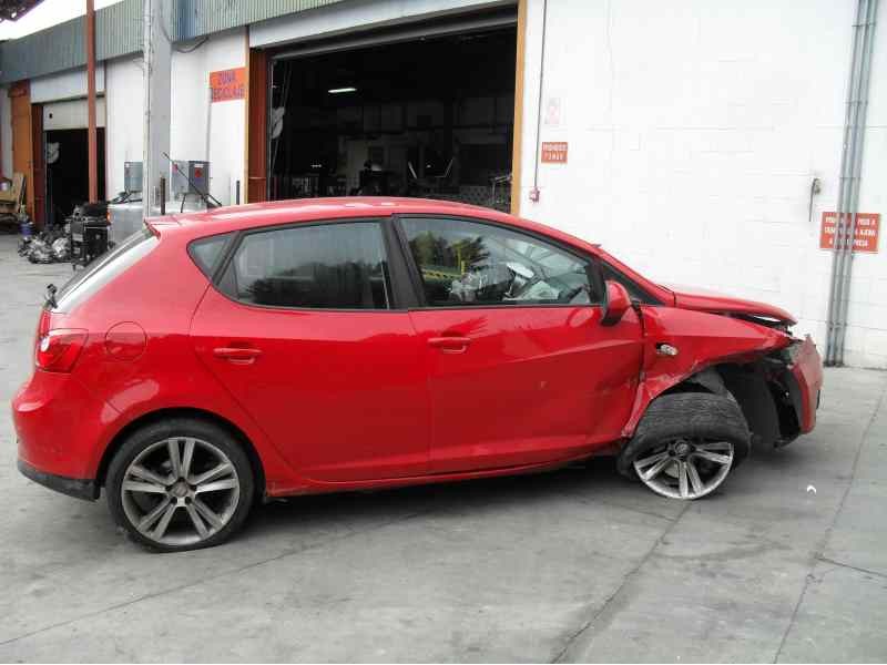 seat ibiza (6j5) del año 2008