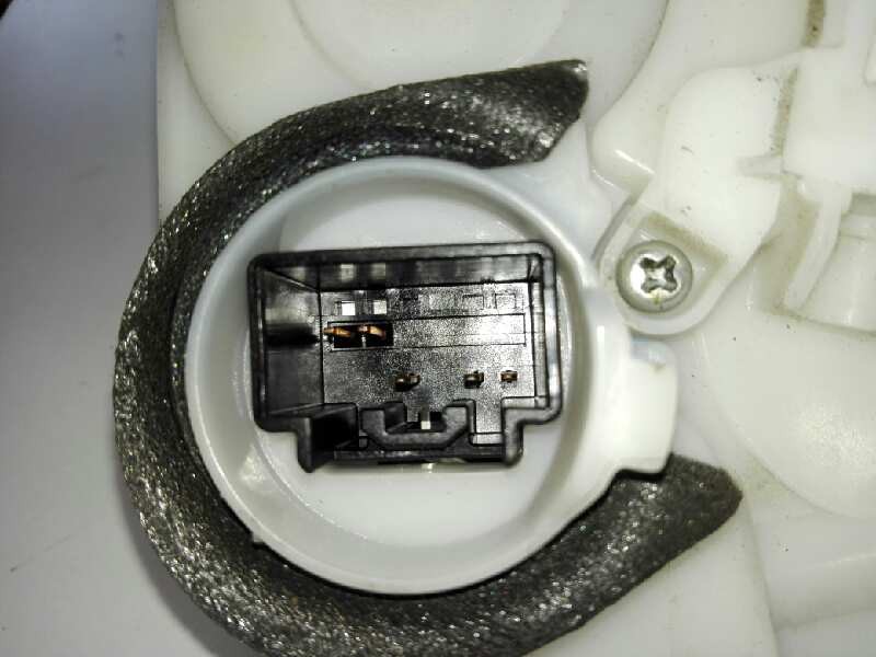 Recambio de cerradura puerta trasera derecha para mazda 6 kombi (gh) 2.0 crtd 140cv active sw referencia OEM IAM GS1F72310B  