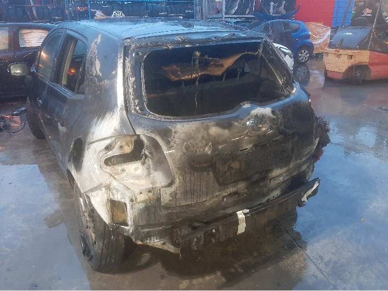 toyota auris del año 2011