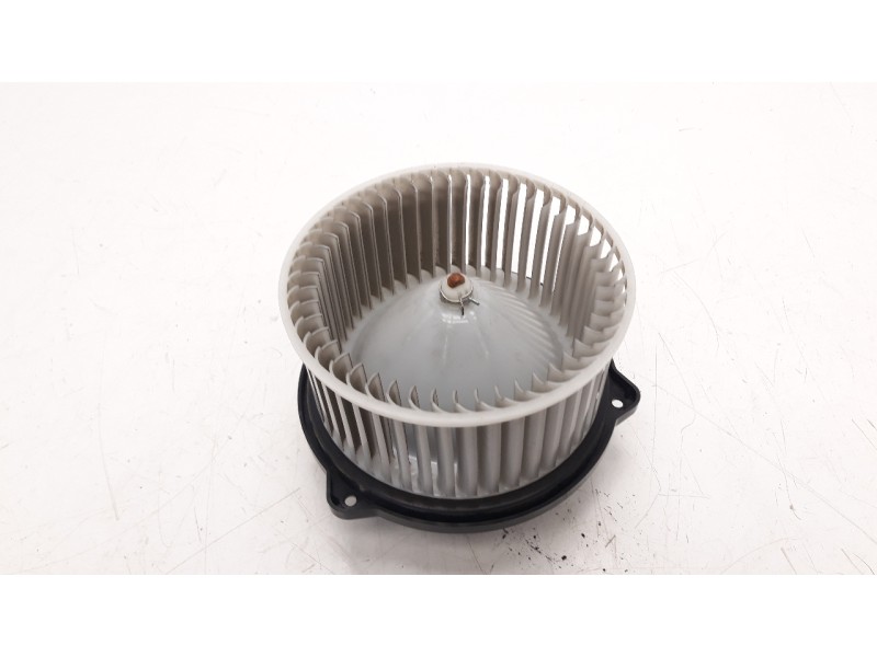 Recambio de ventilador calefaccion para mazda cx-5 2.2 turbodiesel cat referencia OEM IAM 672700701 HB111D651 