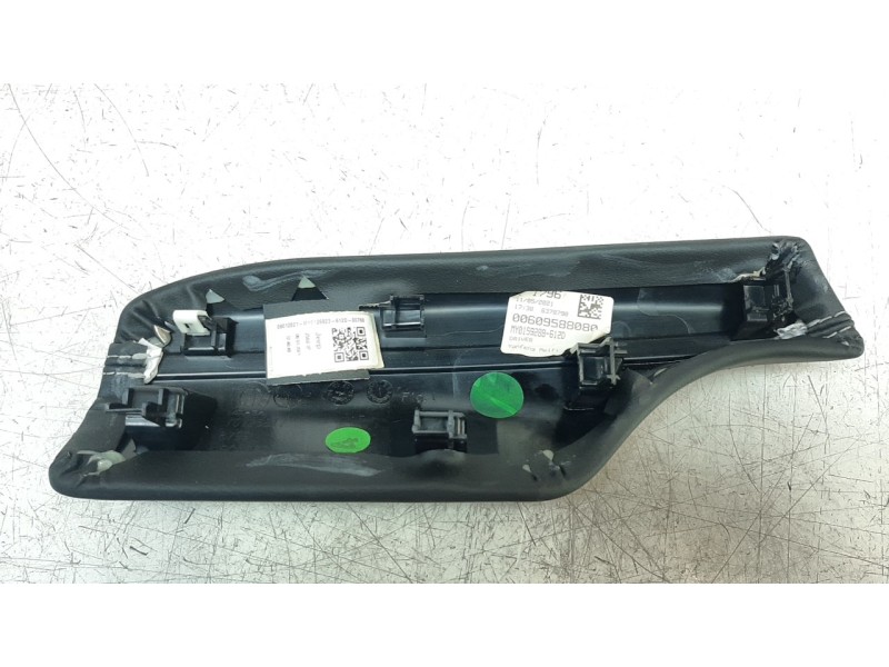 Recambio de moldura para jeep compass ii 1.6 m-jet cat referencia OEM IAM 609588080  