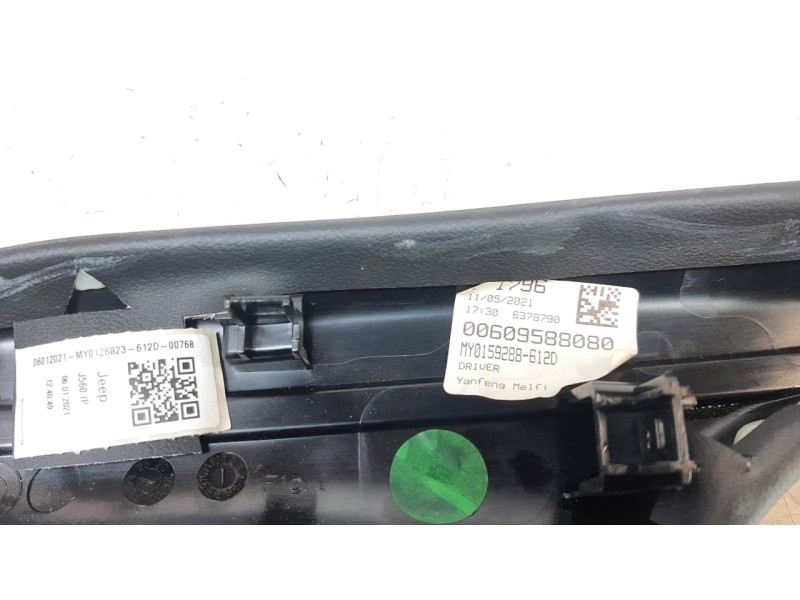 Recambio de moldura para jeep compass ii 1.6 m-jet cat referencia OEM IAM 609588080  