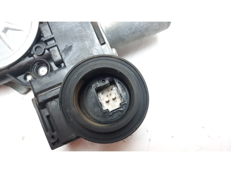 Recambio de elevalunas trasero derecho para toyota land cruiser (j15) 2.8 cat referencia OEM IAM 6980360070  