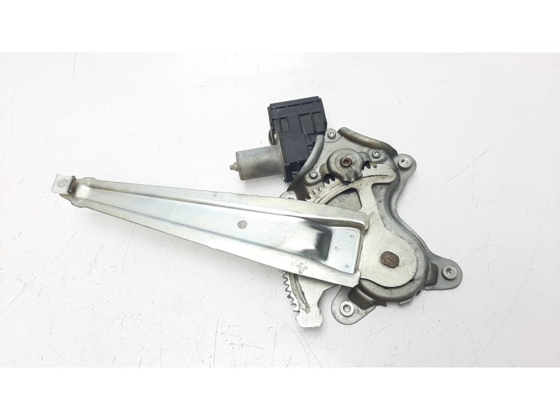 Recambio de elevalunas trasero izquierdo para toyota land cruiser (j15) 2.8 cat referencia OEM IAM 6980460070  
