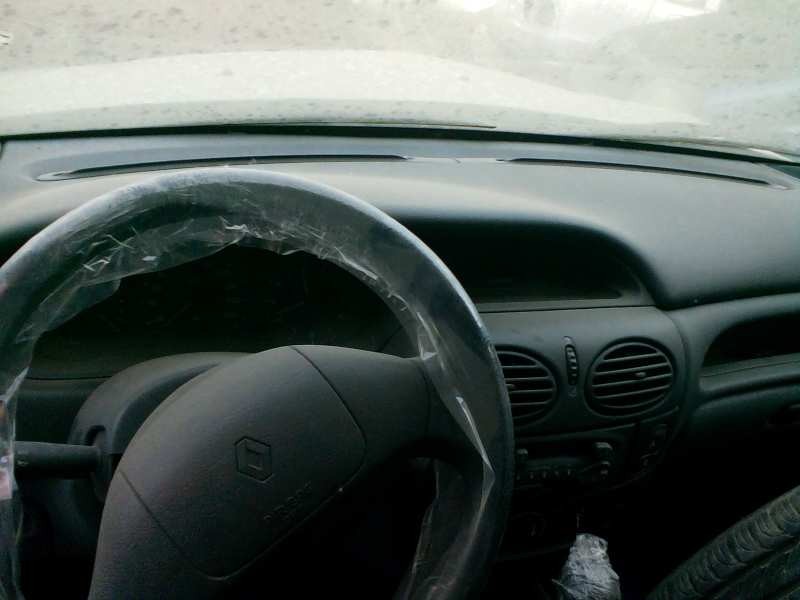 renault megane i berlina hatchback (ba0) del año 1999