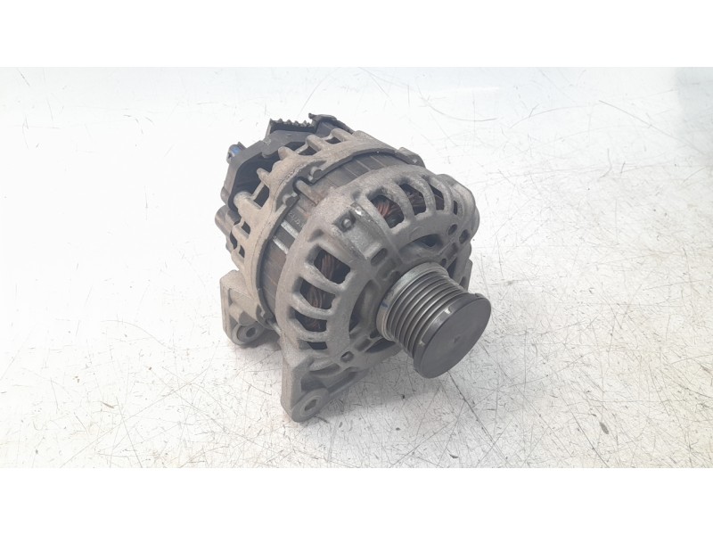 Recambio de alternador para dacia sandero stepway referencia OEM IAM 231002854R ALF070501HQ 