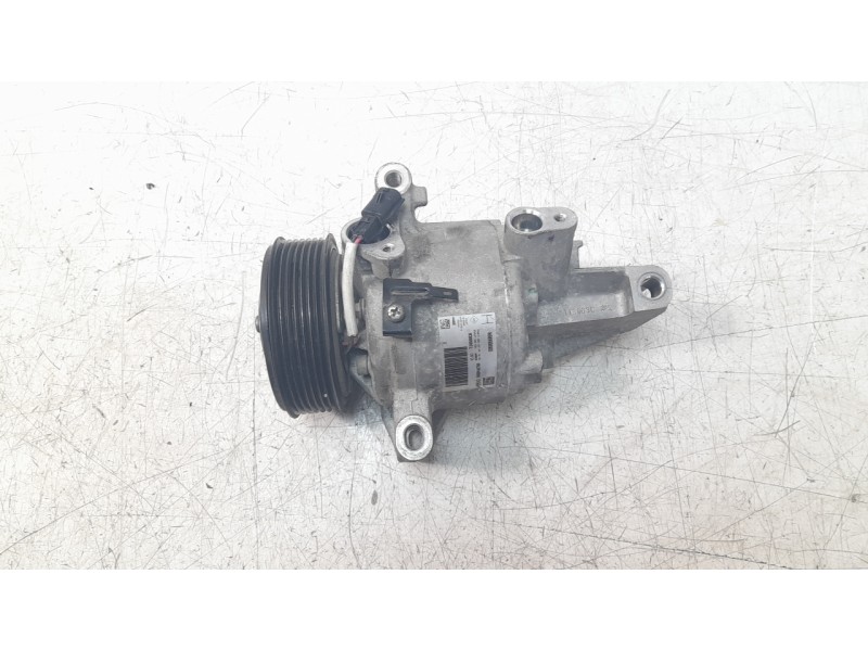 Recambio de compresor aire acondicionado para dacia sandero stepway referencia OEM IAM 926005689R T24500CA 