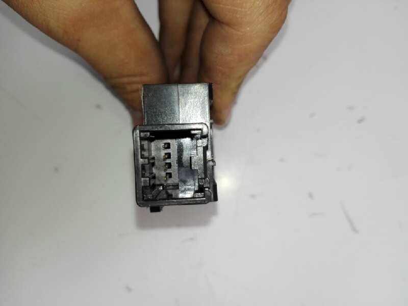 Recambio de warning para mazda 6 kombi (gh) 2.0 crtd 140cv active sw referencia OEM IAM GS1D664H0A 03099700 