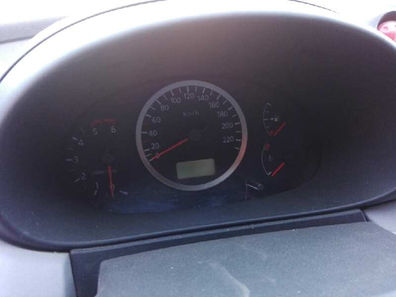 nissan almera tino (v10m) del año 2005