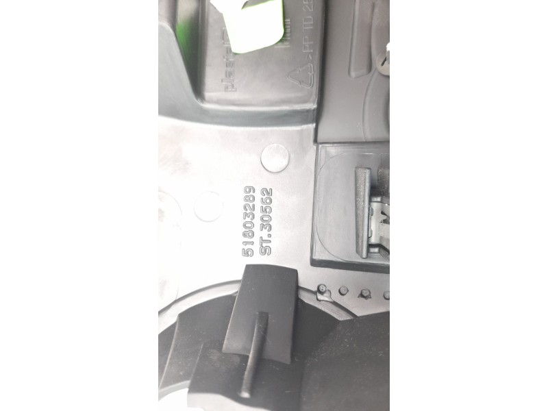 Recambio de moldura para fiat 500 referencia OEM IAM 51803289  