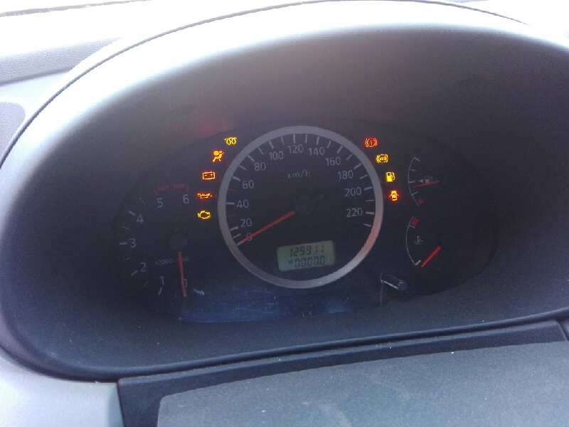 nissan almera tino (v10m) del año 2005