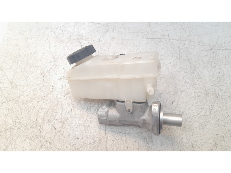 Recambio de bomba freno para dacia sandero stepway referencia OEM IAM 172022047R 460915125R 