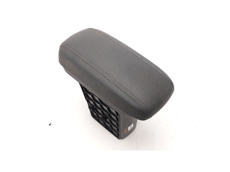 Recambio de apoyabrazos central para kia rio 1.1 crdi cat referencia OEM IAM 846701W000  