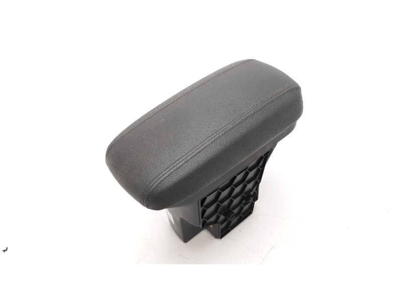 Recambio de apoyabrazos central para kia rio 1.1 crdi cat referencia OEM IAM 846701W000  