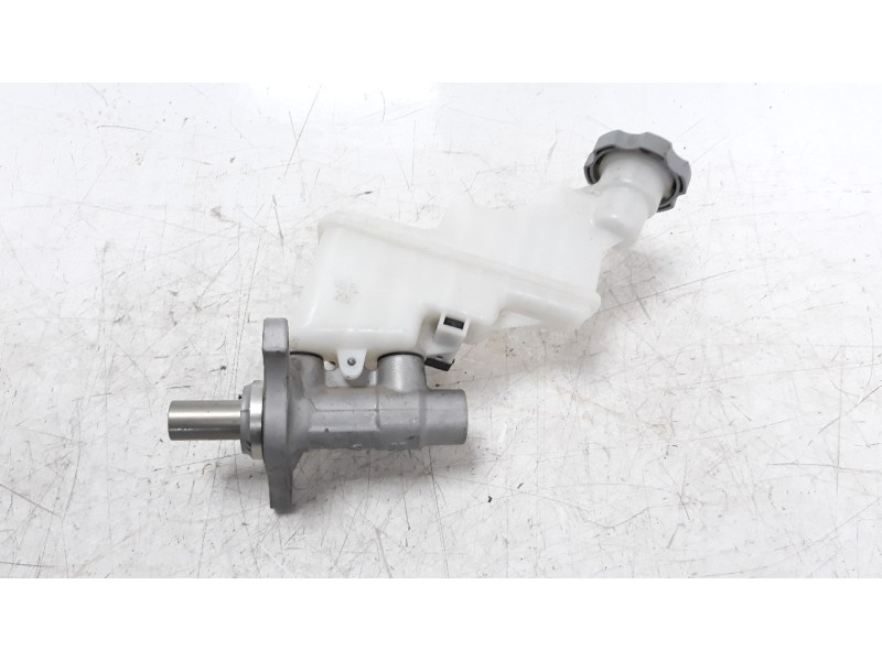 Recambio de bomba freno para kia rio 1.1 crdi cat referencia OEM IAM 585101R100  