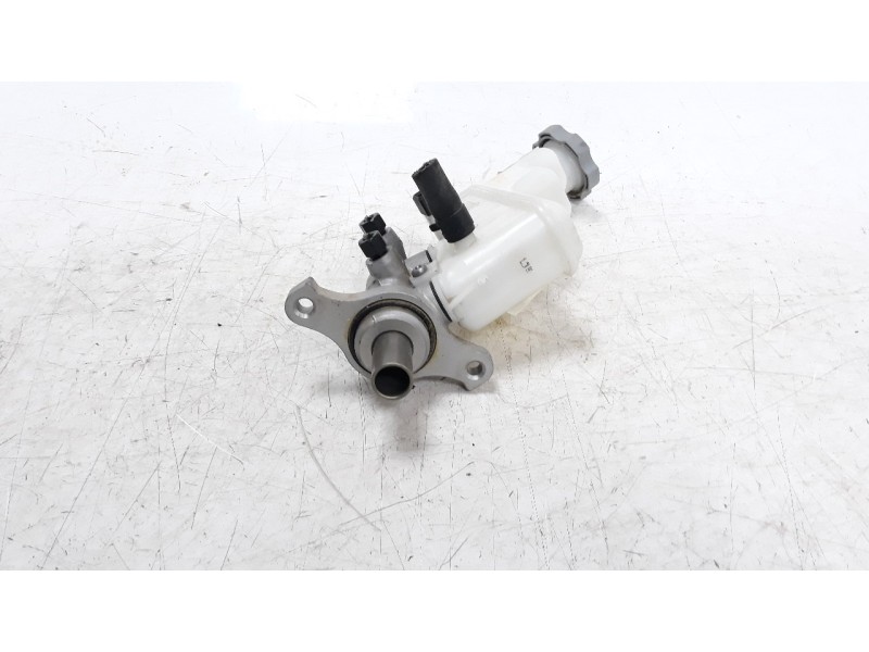 Recambio de bomba freno para kia rio 1.1 crdi cat referencia OEM IAM 585101R100  