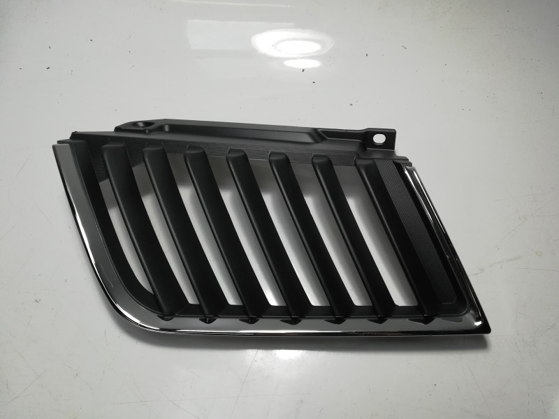 Recambio de rejilla paragolpes izquierda para mitsubishi l 200 (ka0/kb0) referencia OEM IAM 7450A186T 108702924 