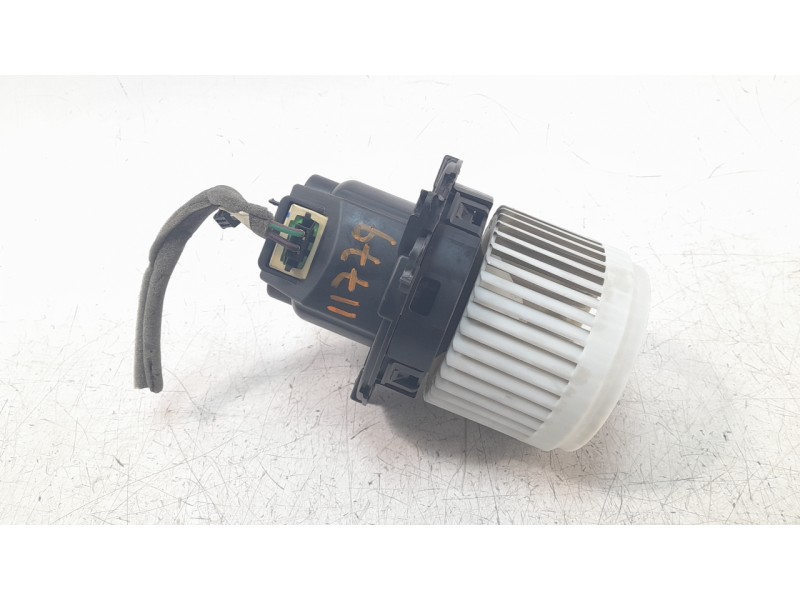 Recambio de ventilador calefaccion para dacia sandero stepway referencia OEM IAM 272107379R 5P3730100 