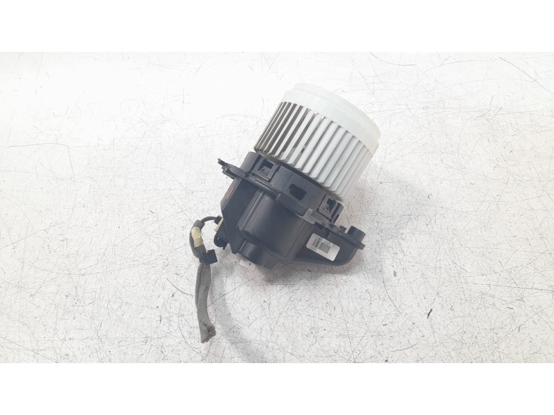 Recambio de ventilador calefaccion para dacia sandero stepway referencia OEM IAM 272107379R 5P3730100 