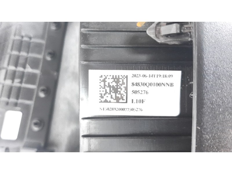 Recambio de moldura para hyundai i20 1.0 tgdi cat referencia OEM IAM 84830Q0100NNB  