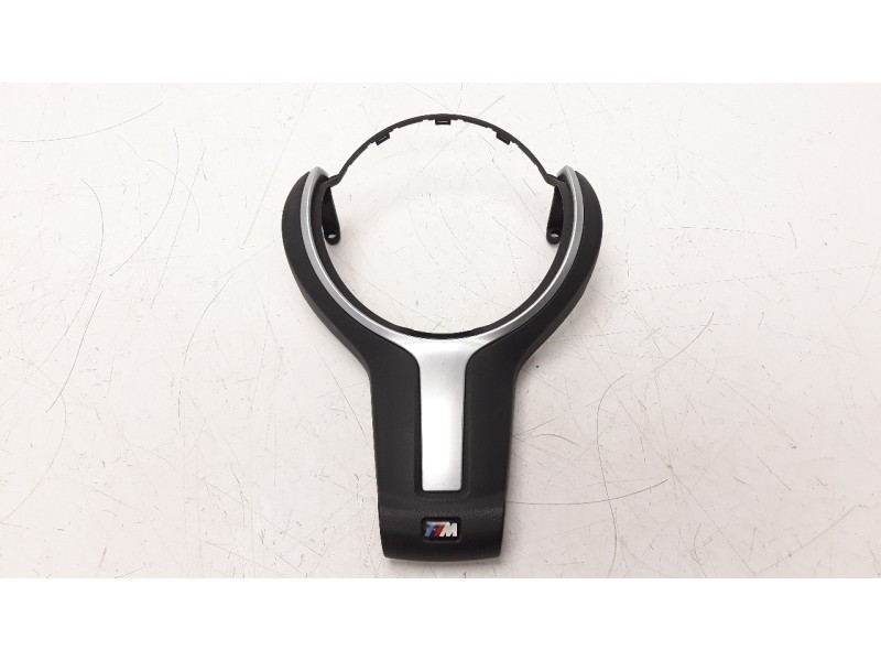 Recambio de moldura para bmw serie 1 lim. (f20/f21) 1.5 12v turbodiesel referencia OEM IAM 3075842  