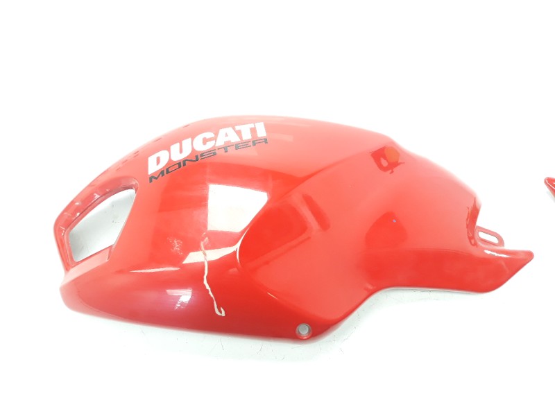 Recambio de moldura para ducati monster 696 m 696 referencia OEM IAM 48012591DA  
