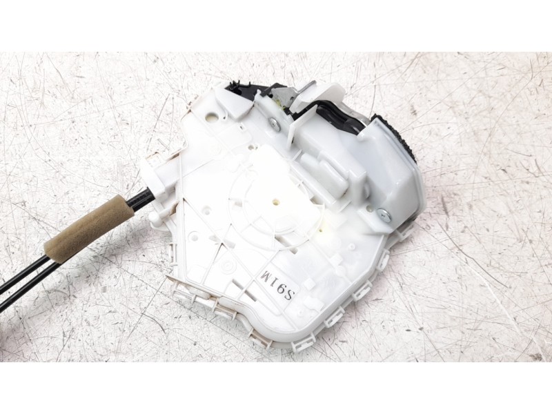 Recambio de cerradura puerta trasera derecha para mazda 3 berlina (bp) referencia OEM IAM K22A082  