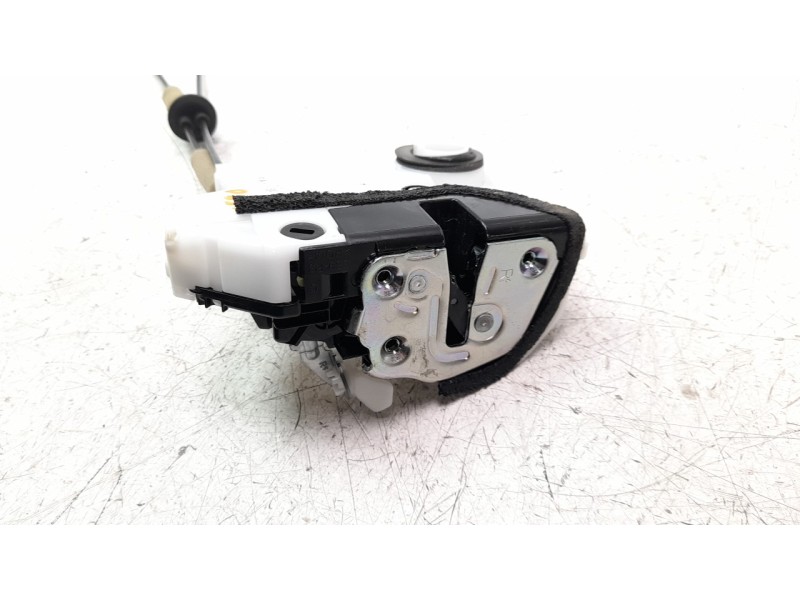 Recambio de cerradura puerta trasera derecha para mazda 3 berlina (bp) referencia OEM IAM K22A082  