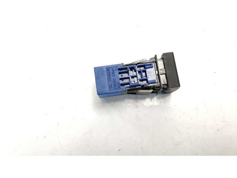 Recambio de interruptor para toyota yaris 1.5 16v cat referencia OEM IAM M71043  