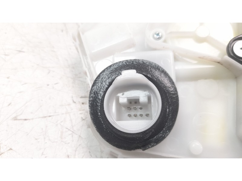 Recambio de cerradura puerta trasera izquierda para mazda 3 berlina (bp) referencia OEM IAM BDMC73310B  