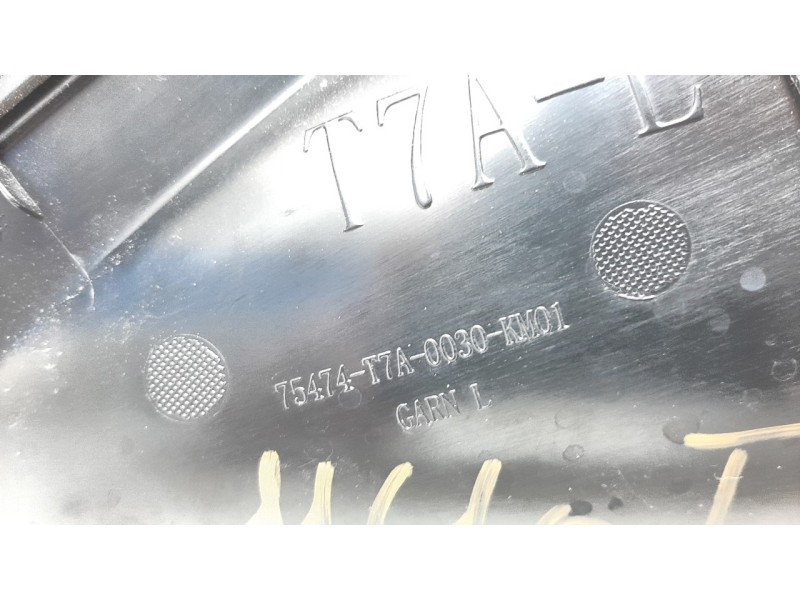 Recambio de moldura para honda hr-v (..) 1.5 vtec cat referencia OEM IAM 75474T7A00030  