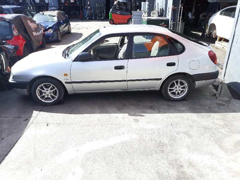 toyota corolla (e11) del año 1997