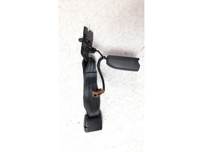 Recambio de enganche cinturon trasero izquierdo para hyundai kona 1.0 tgdi cat referencia OEM IAM 1147162  