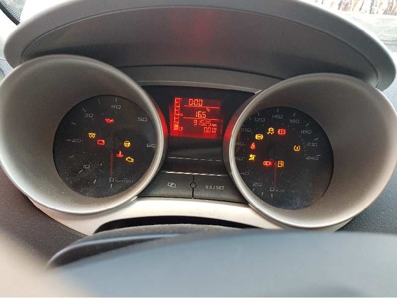 seat ibiza (6j5) del año 2010