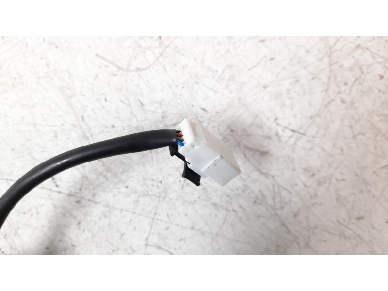 Recambio de enganche cinturon trasero derecho para hyundai kona 1.0 tgdi cat referencia OEM IAM 1147163  