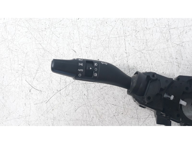 Recambio de mando multifuncion para kia stonic (ybcuv) 1.2 cat referencia OEM IAM 93403D4952  